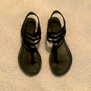 Like new women’s Madden Girl black sandals